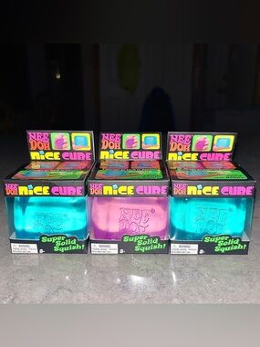 3 NWT Schylling NeeDoh Nice Cubes